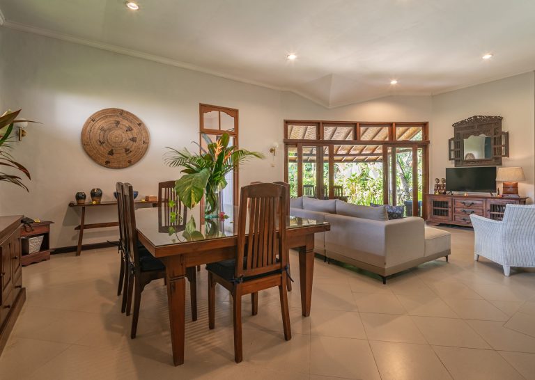 two-bedroom-pool-villa-livingroom