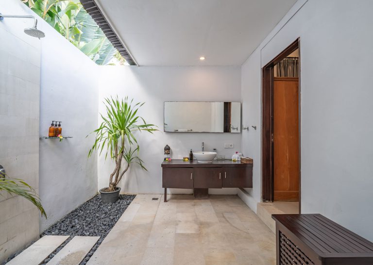 two-bedroom-pool-villa-shower